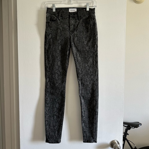 FRAME Denim Dark Grey/Black Le Skinny de Jeanne Mid Rise Crop Python Print Jeans - Picture 5 of 12